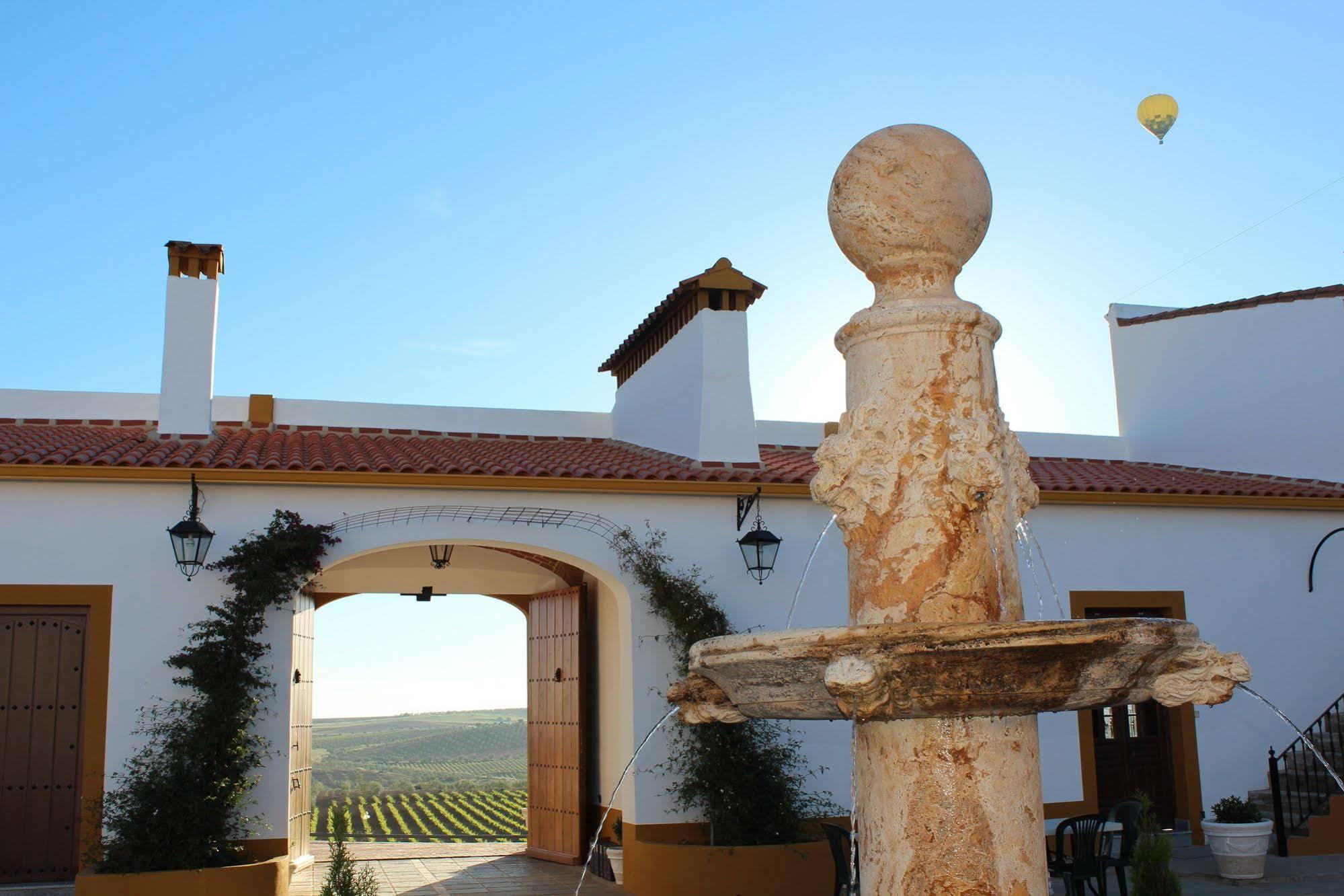 Hotel Bodega El Moral Ribera del Fresno エクステリア 写真