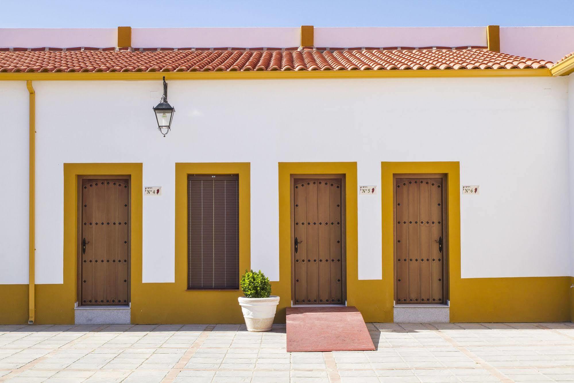 Hotel Bodega El Moral Ribera del Fresno エクステリア 写真